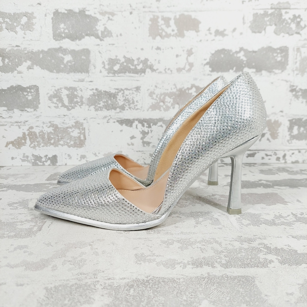 NEW Mia Ciana Silver Rhinestone Pointed Toe Pumps A556